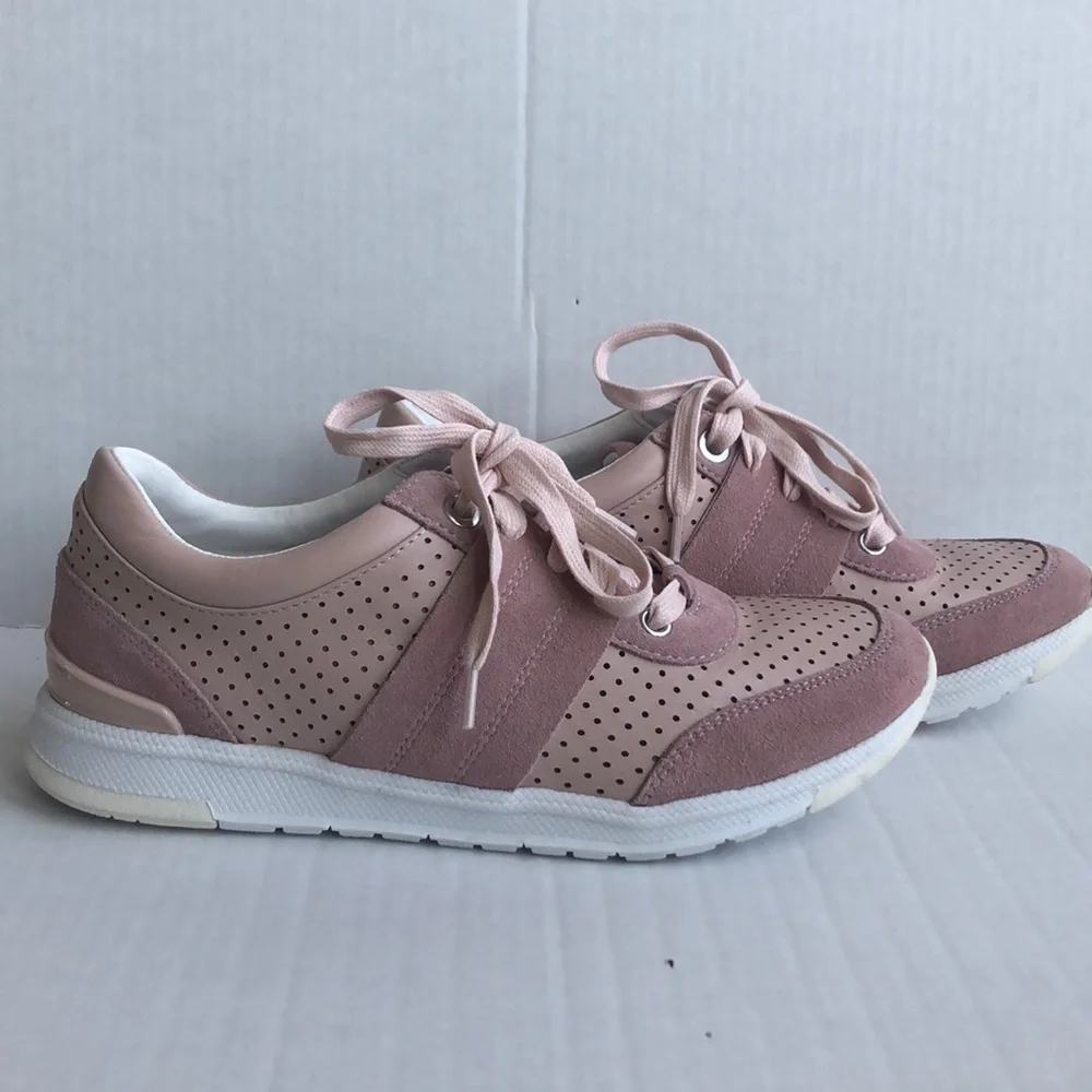 Foot petals “Bea” comfort tennis shoe sneaker